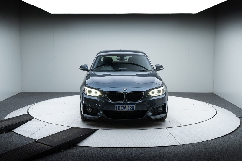 
								BMW 2 Series 220i Sport Line F22 full									
