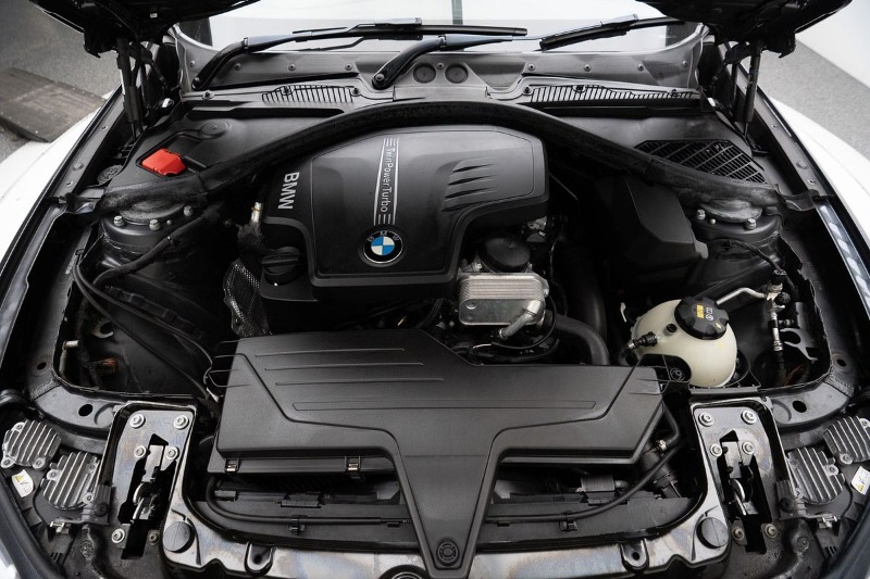 
								BMW 2 Series 220i Sport Line F22 full									