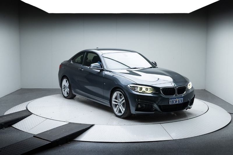 
								BMW 2 Series 220i Sport Line F22 full									