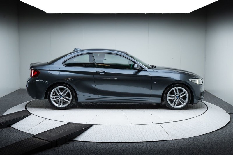 
								BMW 2 Series 220i Sport Line F22 full									