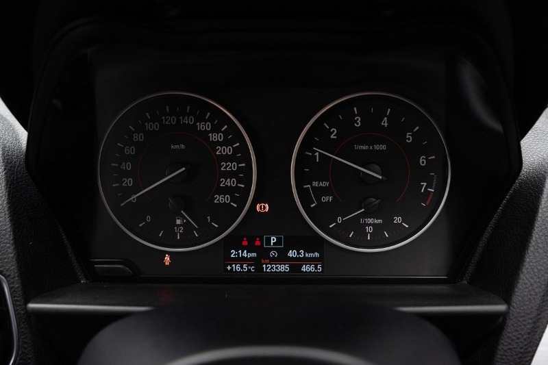 
								BMW 2 Series 220i Sport Line F22 full									