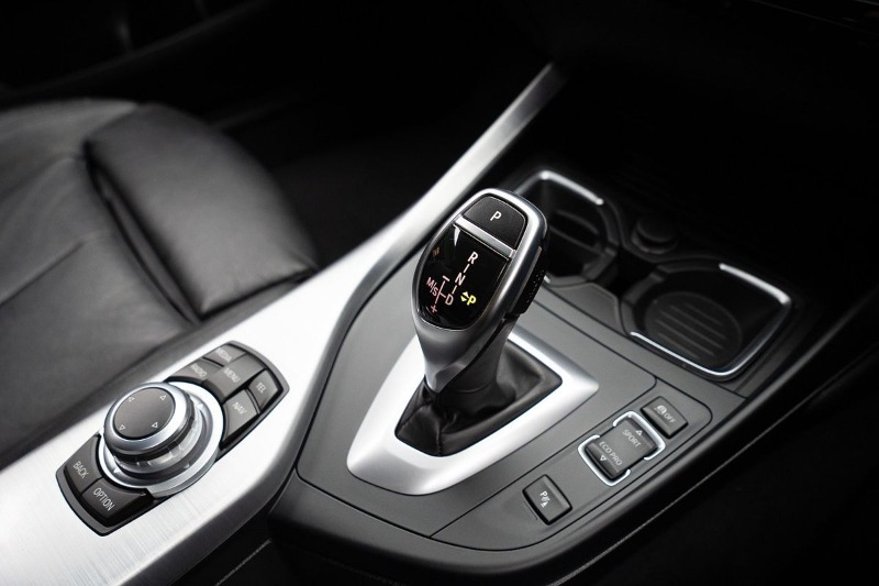 
								BMW 2 Series 220i Sport Line F22 full									