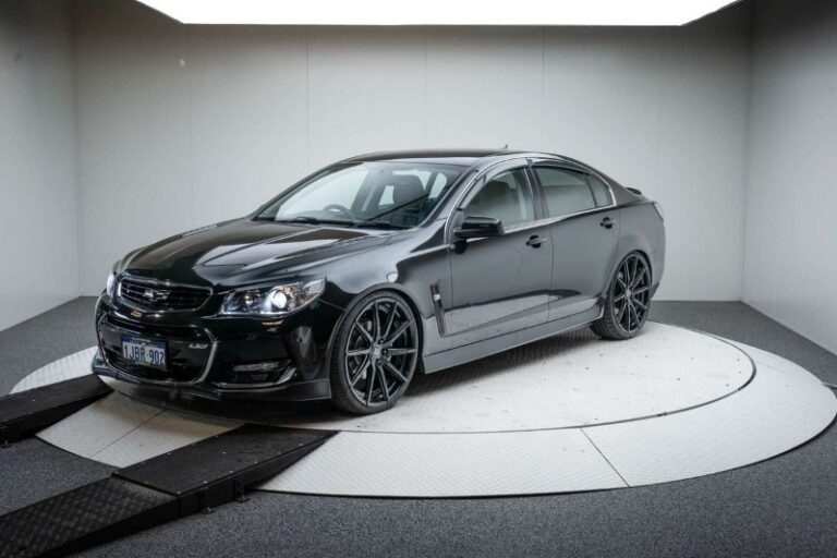 Holden Commodore SS V VF Series II