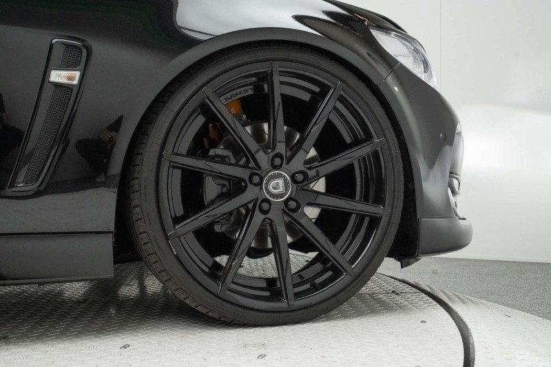 
								Holden Commodore SS V VF Series II full									