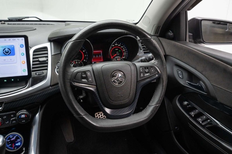 
								Holden Commodore SS V VF Series II full									