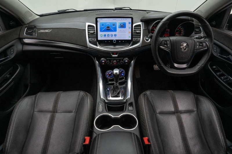 
								Holden Commodore SS V VF Series II full									