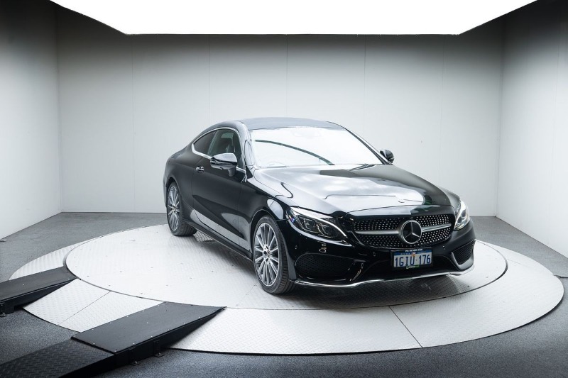 
								Mercedes-Benz C-Class C250 d C205 full									