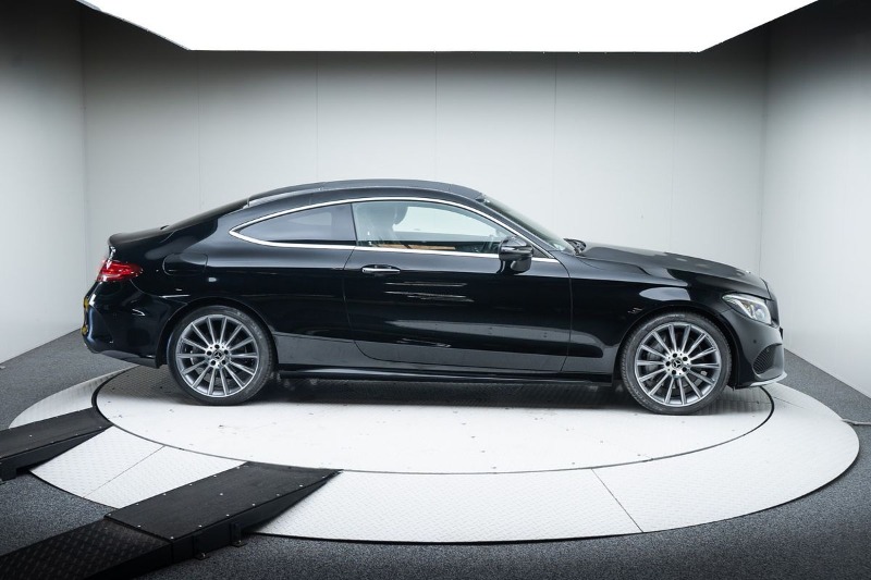 
								Mercedes-Benz C-Class C250 d C205 full									