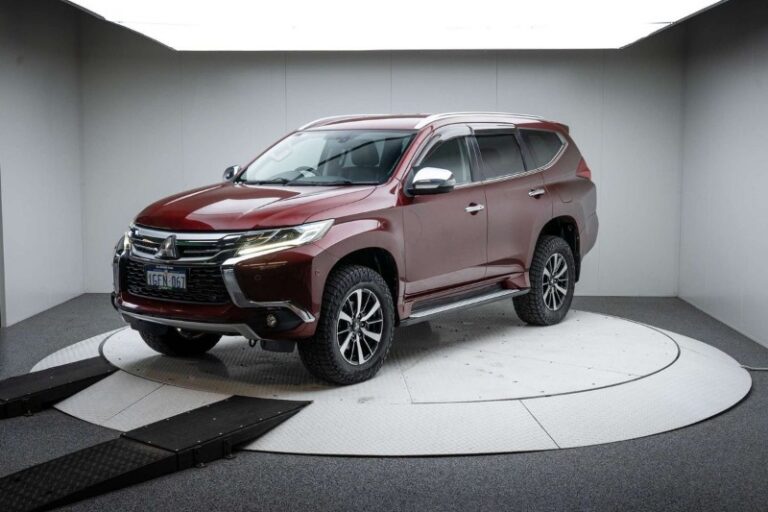 Mitsubishi Pajero Sport Exceed QE