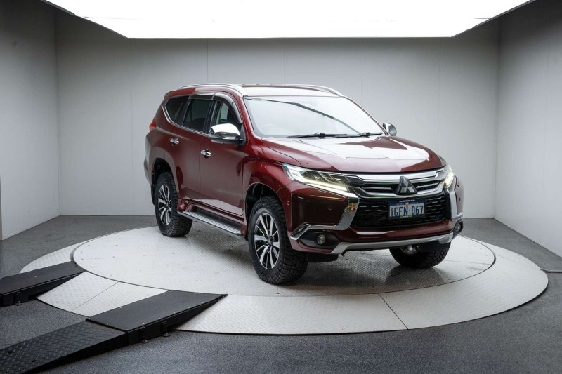 
								Mitsubishi Pajero Sport Exceed QE full									