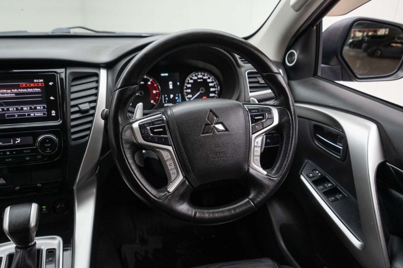 
								Mitsubishi Pajero Sport Exceed QE full									