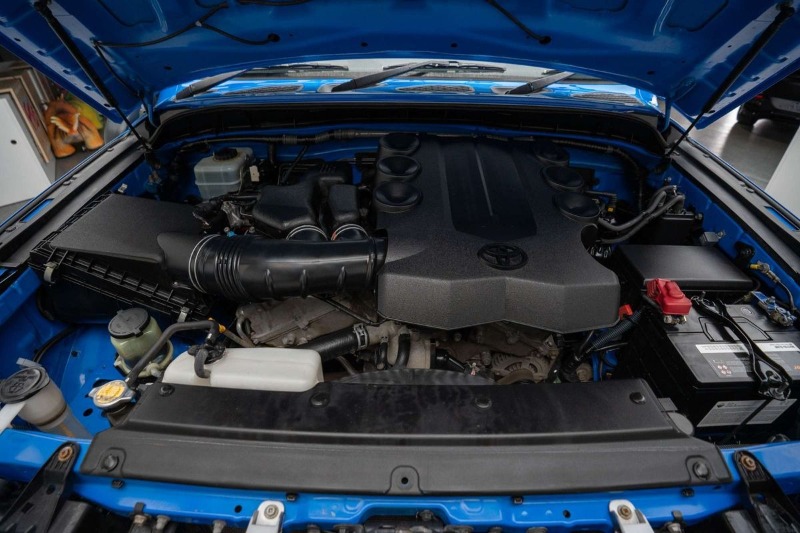 
								Toyota FJ Cruiser GSJ15R full									