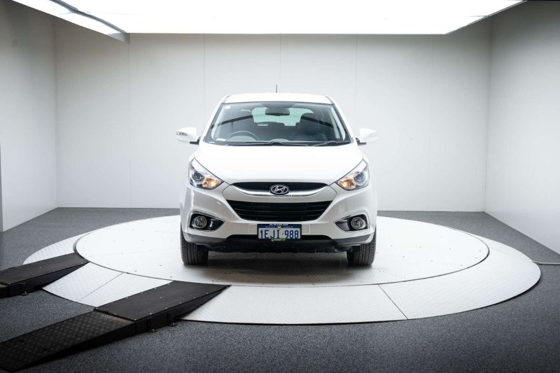 
								Hyundai ix35 SE LM2 full									