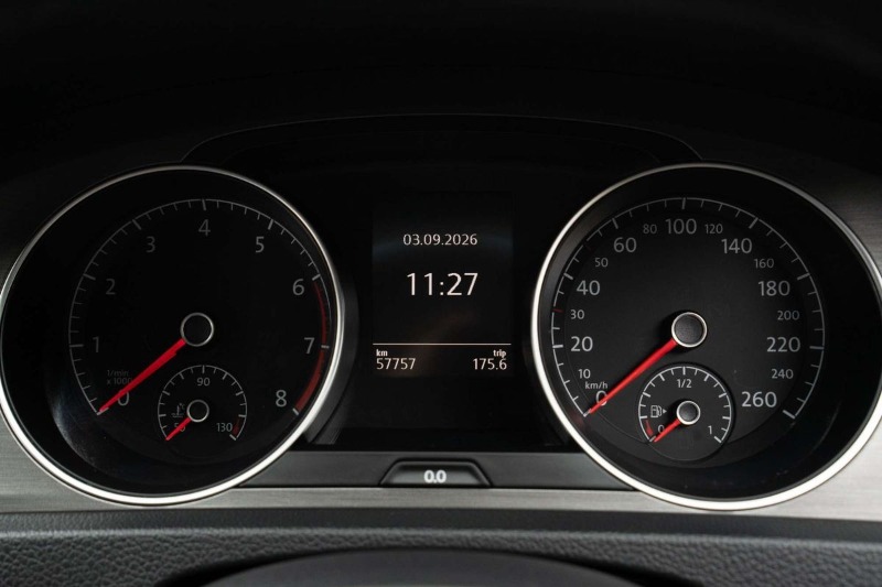 
								Volkswagen Golf 90TSI 7 full									