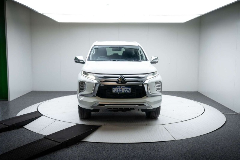 
								Mitsubishi Pajero Sport Exceed QF full									