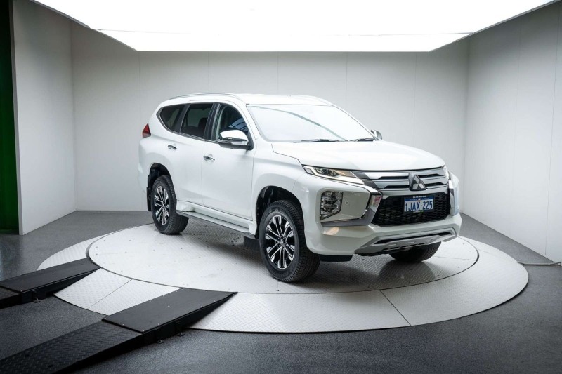 
								Mitsubishi Pajero Sport Exceed QF full									