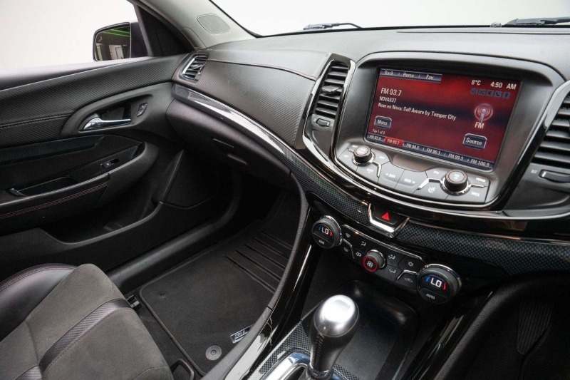 
								Holden Commodore SS Black VF Series II full									