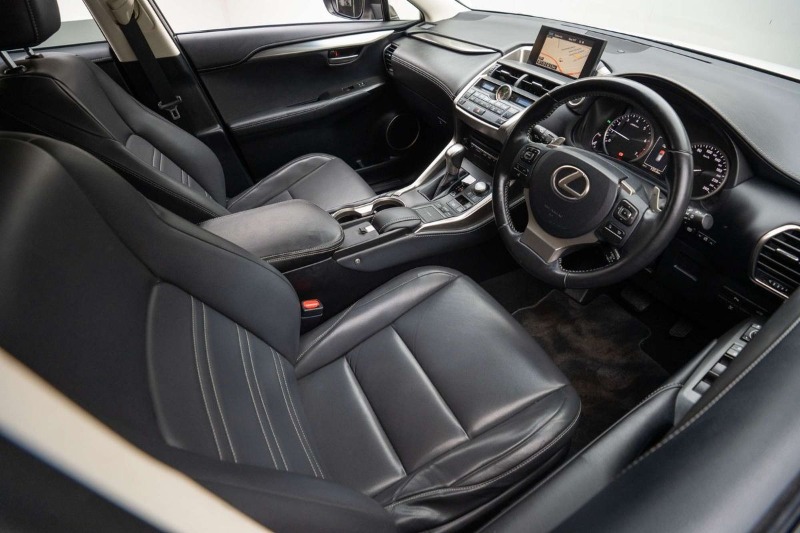 
								Lexus NX NX200t Luxury AGZ15R full									