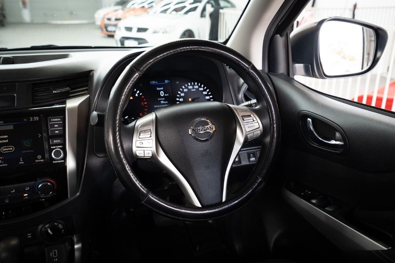 
								Nissan Navara SL D23 4X4 full									