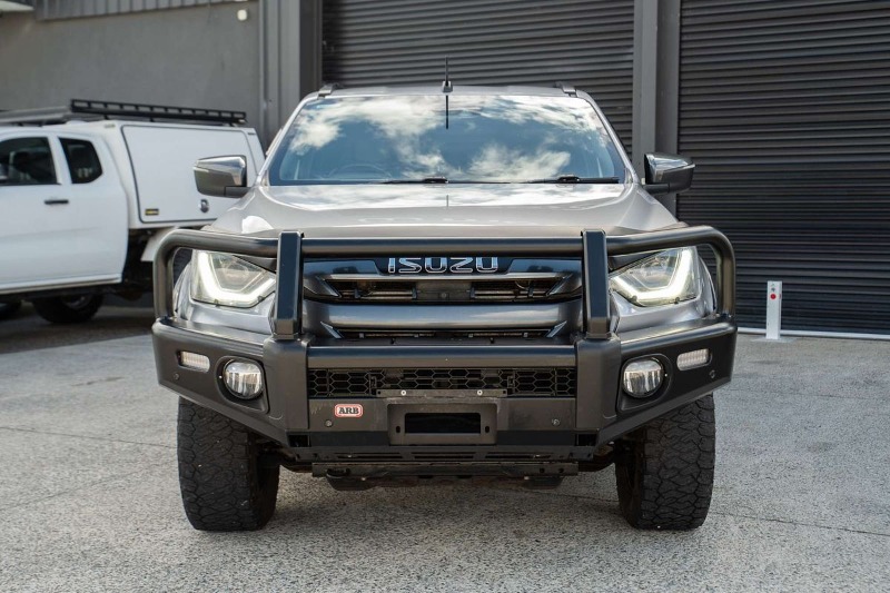 
								Isuzu D-MAX X-TERRAIN 4X4 full									