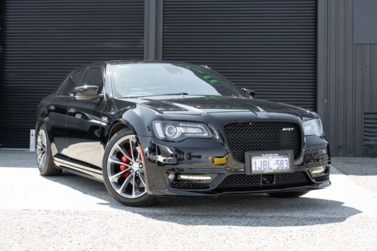 Chrysler 300 SRT LX
