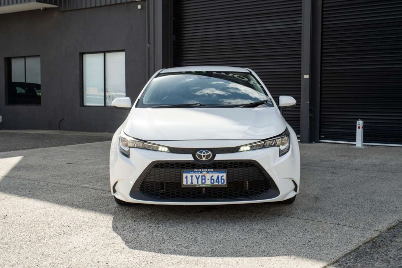 
								Toyota Corolla Ascent Sport MZEA12R full									
