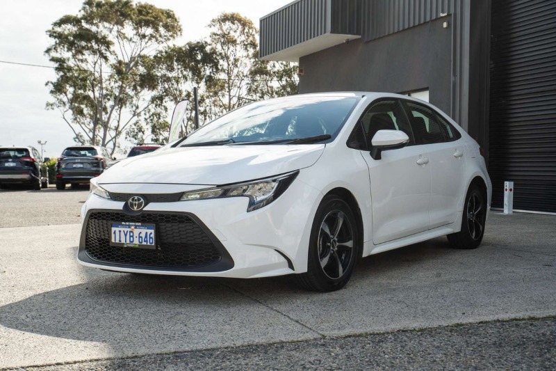 
								Toyota Corolla Ascent Sport MZEA12R full									