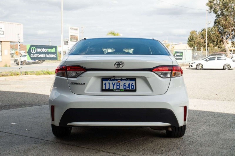 
								Toyota Corolla Ascent Sport MZEA12R full									