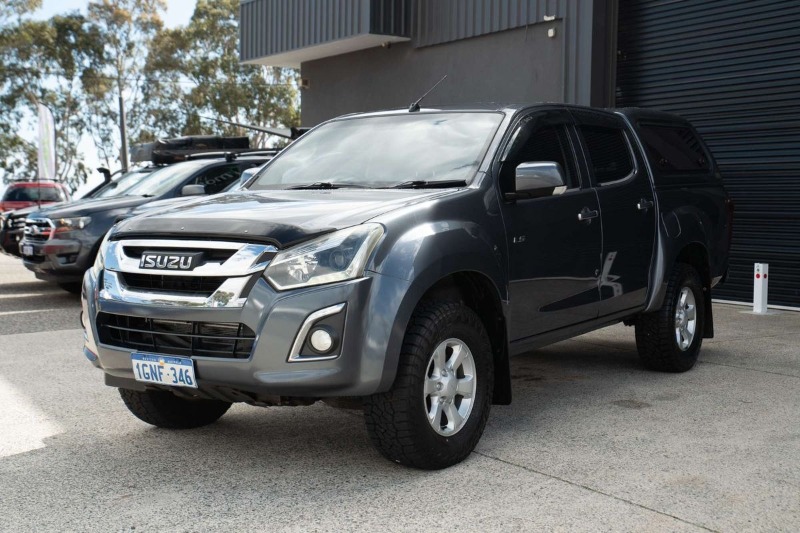 
								Isuzu D-MAX LS-M 4X4 full									