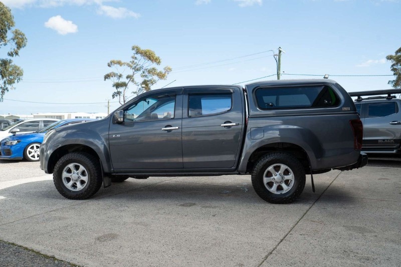 
								Isuzu D-MAX LS-M 4X4 full									