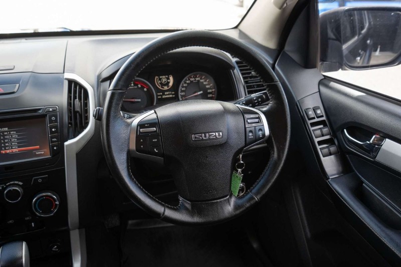 
								Isuzu D-MAX LS-M 4X4 full									