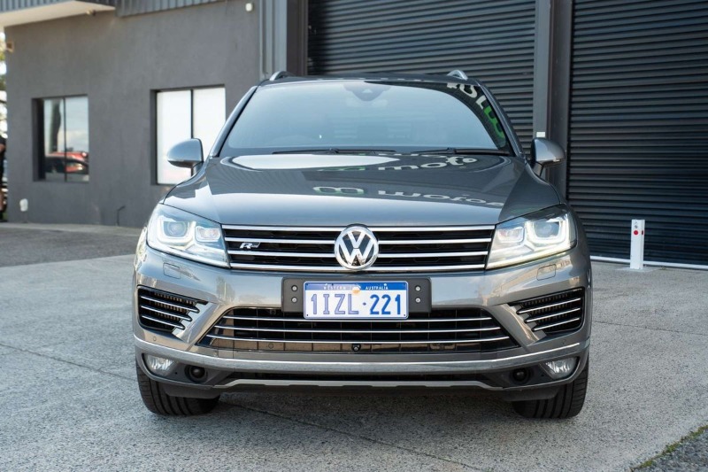 
								Volkswagen Touareg V8 TDI R-Line 7P full									