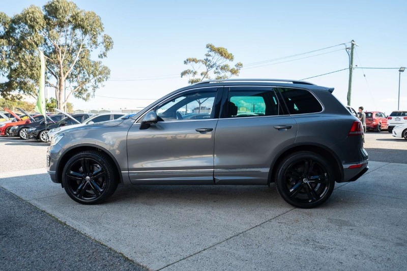 
								Volkswagen Touareg V8 TDI R-Line 7P full									