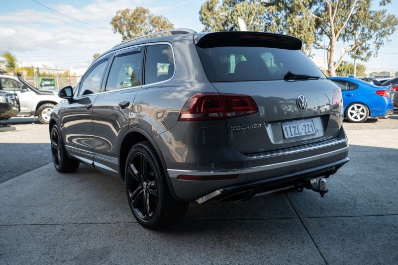 
								Volkswagen Touareg V8 TDI R-Line 7P full									