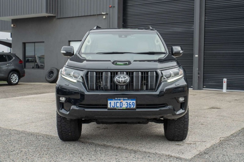 
								Toyota Landcruiser Prado VX GDJ150R full									