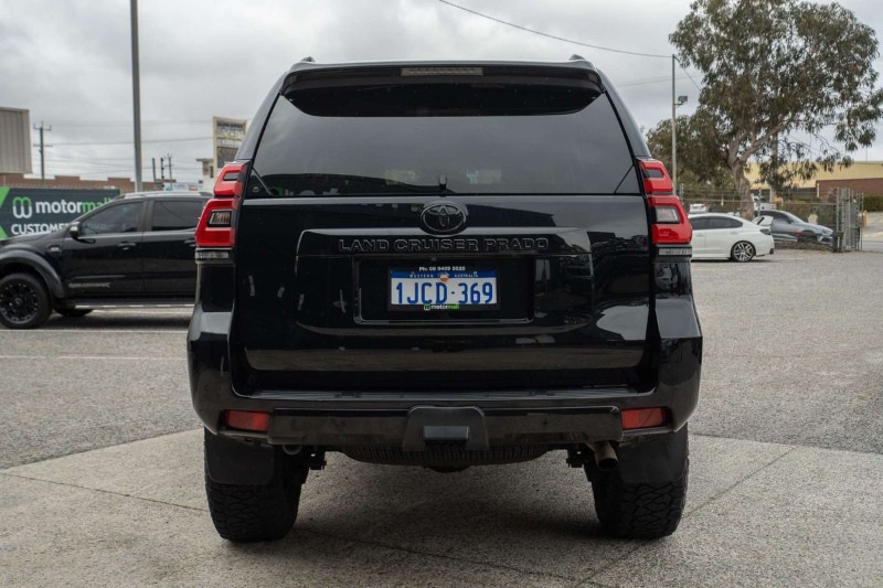 
								Toyota Landcruiser Prado VX GDJ150R full									