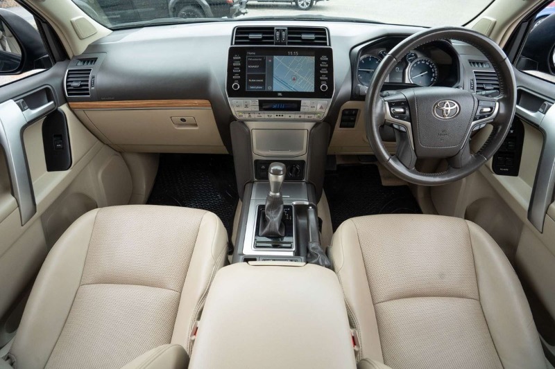 
								Toyota Landcruiser Prado VX GDJ150R full									