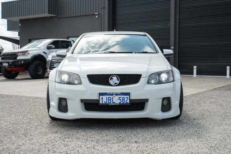 
								Holden Ute SS V Redline VE Series II Rear Wheel Drive full									
