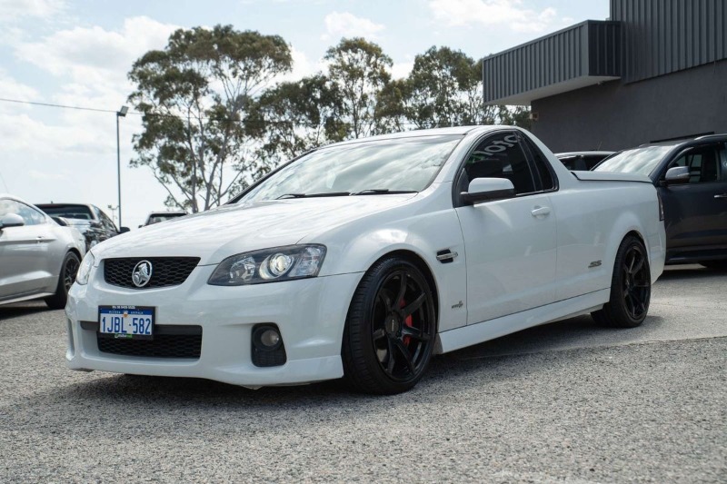 
								Holden Ute SS V Redline VE Series II Rear Wheel Drive full									