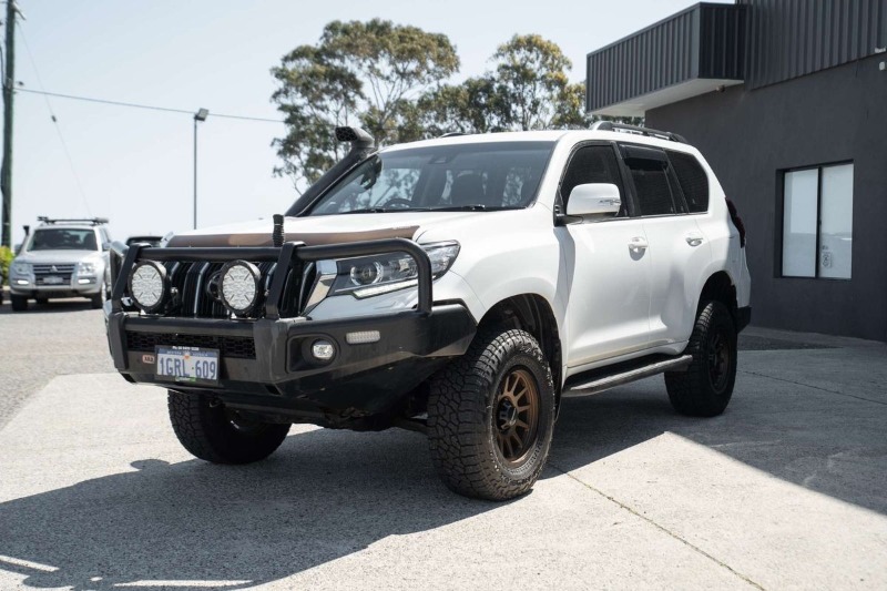 
								Toyota Landcruiser Prado GXL GDJ150R full									