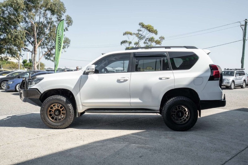 
								Toyota Landcruiser Prado GXL GDJ150R full									