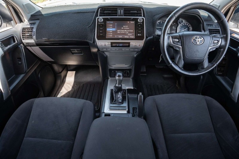 
								Toyota Landcruiser Prado GXL GDJ150R full									