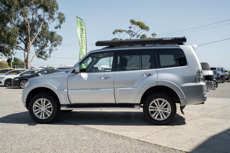 
								Mitsubishi Pajero GLX NX full									