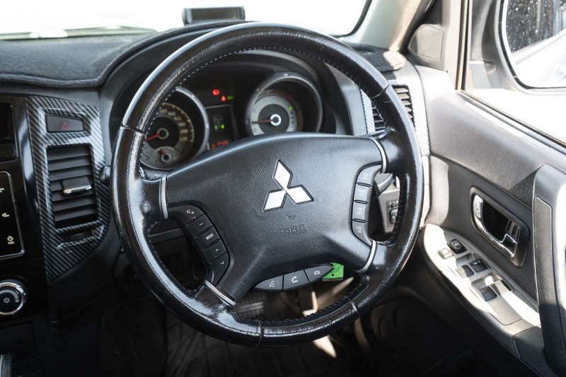 
								Mitsubishi Pajero GLX NX full									