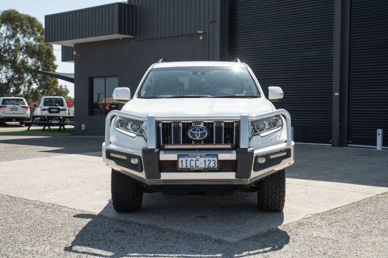 
								Toyota Landcruiser Prado GXL GDJ150R full									