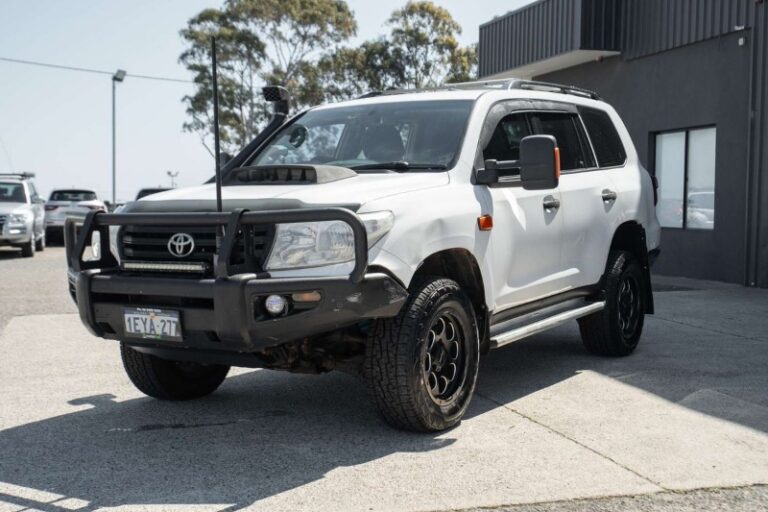 Toyota Landcruiser GX VDJ200R