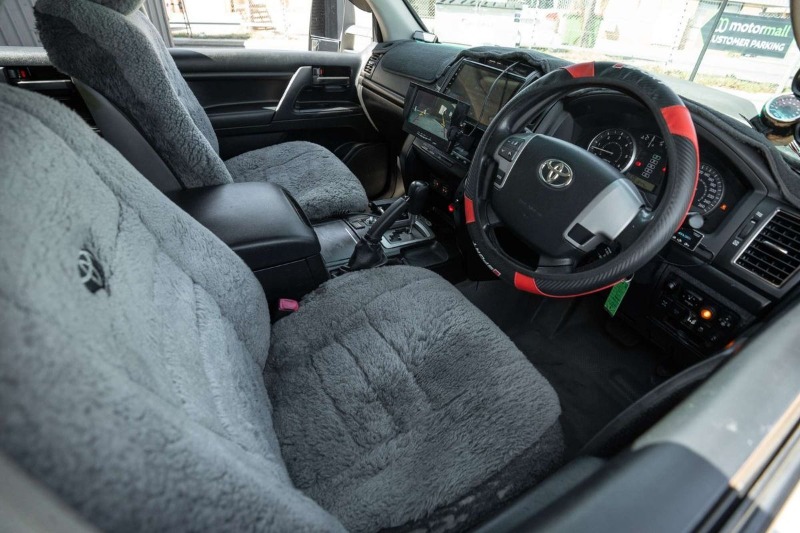 
								Toyota Landcruiser GX VDJ200R full									