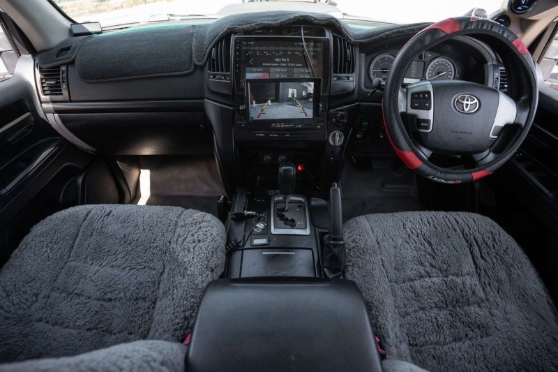 
								Toyota Landcruiser GX VDJ200R full									