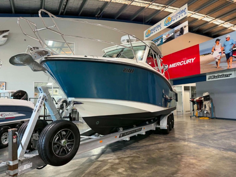 Boston Whaler 285 Conquest Hard Top – 2014 Model