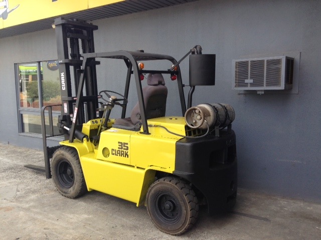 
								CLARK FORKLIFT – 3.5 TONNE full									